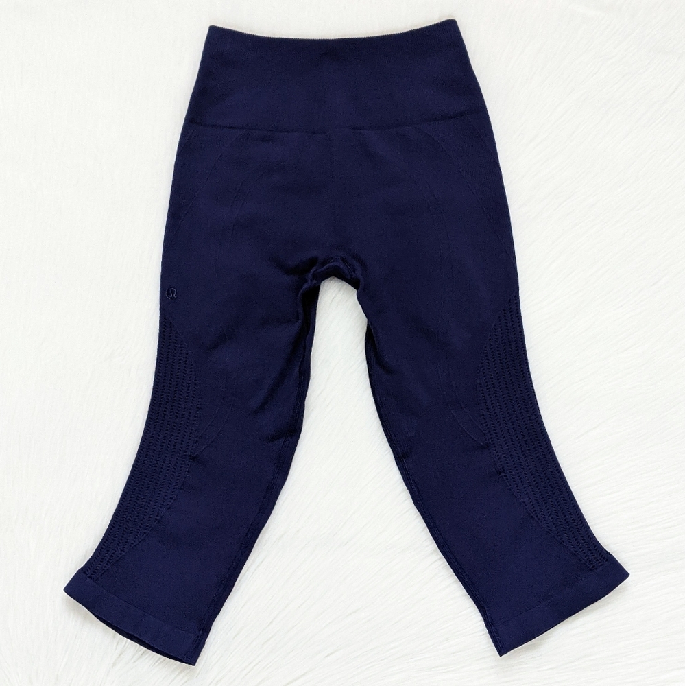 Lululemon Flow & Go Blue Cropped Leggings | Size *S/M* - Picture 4 of 12